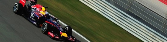 Bahrein-La-Red-Bull-Renault-RB10-en-piste-ce-lundi