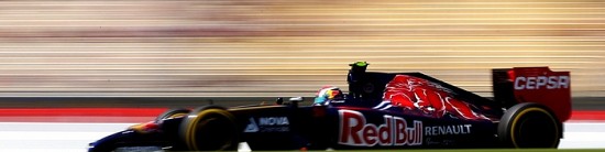 Toro-Rosso-passe-a-cote-de-sa-course