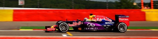 Daniel-Ricciardo-bien-place-Daniil-Kvyat-dans-le-paquet-a-Spa