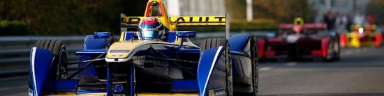 Formule-E-Renault-et-Sebastien-Buemi-survolent-l-ePrix-de-Pekin