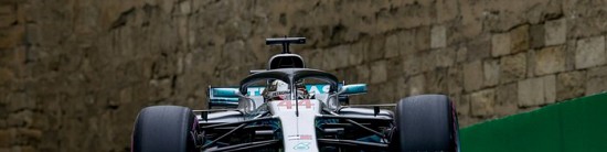 Bakou-Course-Lewis-Hamilton-se-distingue-dans-le-chaos