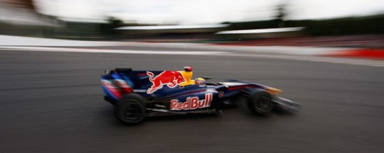 Mercedes-Benz-chez-Red-Bull-gratuitement