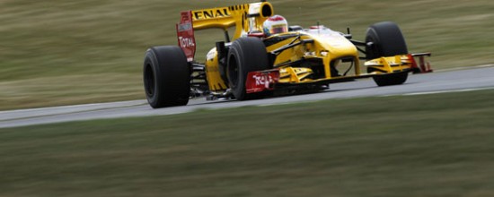 Silverstone-Course-Dimanche-noir-pour-Renault-F1