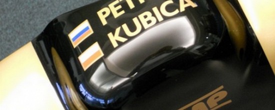 Lotus-Renault-GP-se-prend-au-jeu-du-teaser