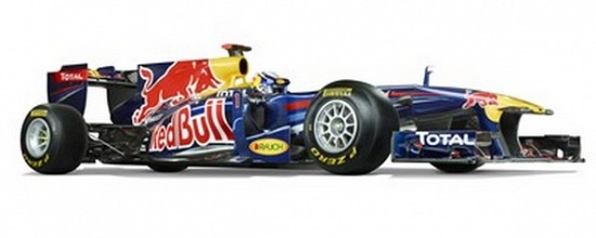 La-Red-Bull-Racing-Renault-RB7-pointe-le-bout-de-son-nez