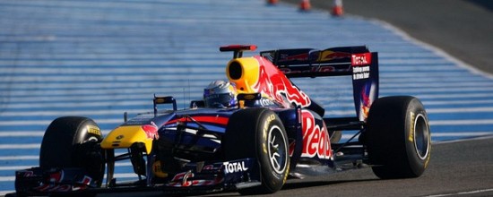 Red-Bull-Renault-tente-d-apprehender-les-gommes-Pirelli