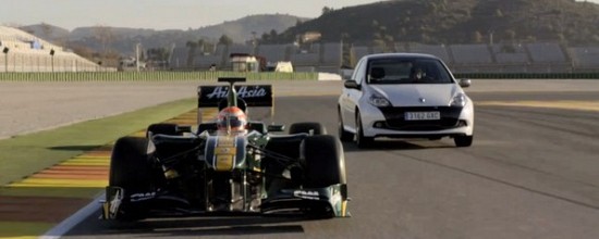 Video-Team-Lotus-fait-la-promotion-de-la-Renault-Clio-RS