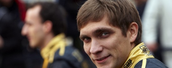 Vitaly-Petrov-se-felicite-des-progres-realises-par-son-equipe