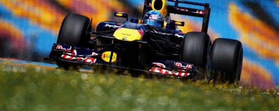 Turquie-Course-Red-Bull-Renault-signe-le-double