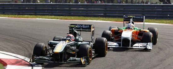 Team-Lotus-Renault-se-prepare-pour-le-Grand-Prix-d-Espagne