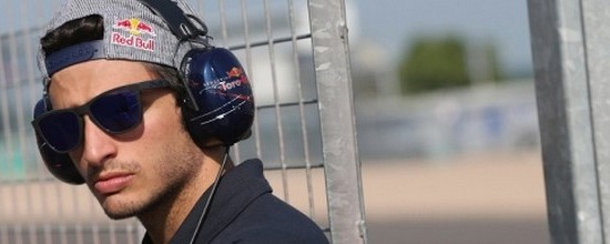 Carlos-Sainz-Jr-impressionne-a-Silverstone