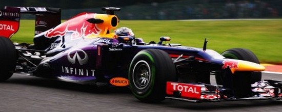 Red-Bull-Renault-tire-son-epingle-du-jeu