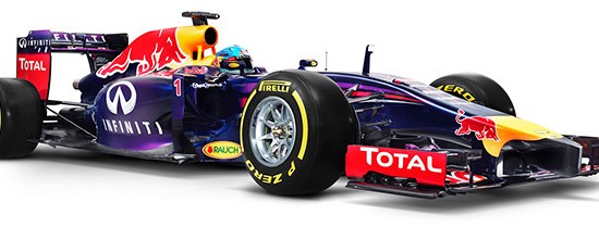 La-Red-Bull-RB10-sort-de-l-ombre