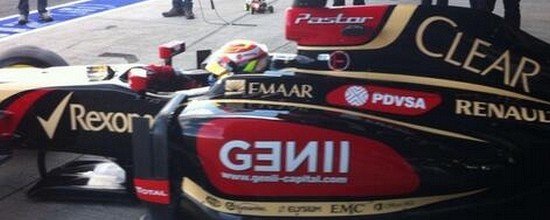 Le-Lotus-F1-Team-occupe-la-toile-et-tourne-une-photo-de-la-E22-de-sortie