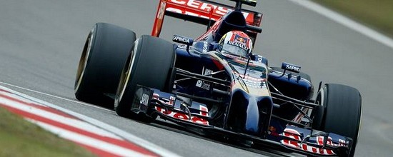 Renault-Toro-Rosso-et-Lotus-prets-a-en-decoudre-a-Barcelone