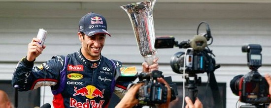 Une-troisieme-victoire-qui-donne-des-idees-de-titre-a-Ricciardo