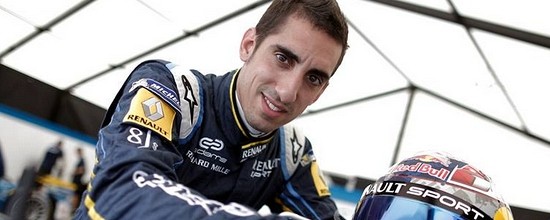 Sebastien-Buemi-rempile-avec-Red-Bull-Renault-pour-2015