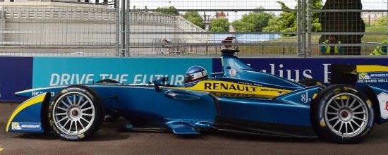 Sebastien-Buemi-et-e-dams-Renault-en-pole-de-la-course-1