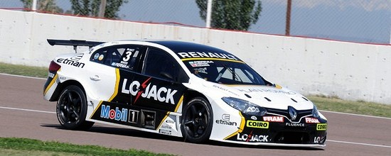 Renault-decroche-le-titre-de-Vice-Champion-2015-de-SuperTC2000