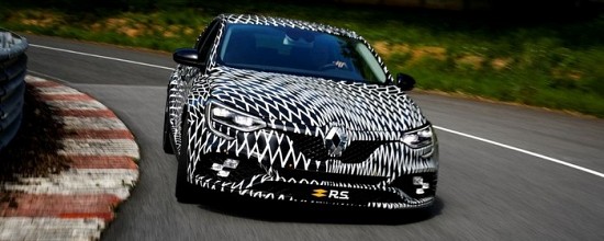 La-Renault-Megane-IV-RS-en-approche