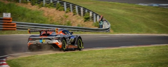 Abandon-pour-la-Renault-RS01-aux-24-Heures-du-Nurburgring