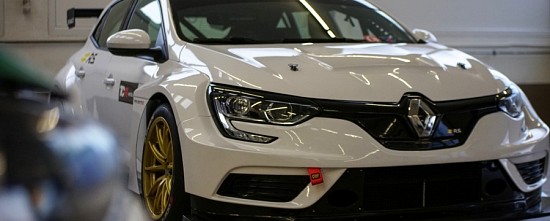 La-Renault-Megane-R-S-TCR-debarque-en-TCR-Europe