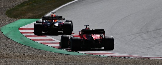 Autriche-Course-Un-extraordinaire-Max-Verstappen-s-offre-Leclerc-et-la-victoire