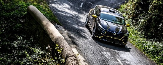 La-Nouvelle-Renault-Clio-Rally-egalement-au-Rallye-Monte-Carlo