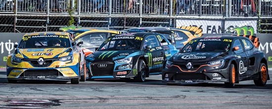 Monster-Energy-GCK-RX-Cartel-avec-deux-Megane-R-S-RX-en-World-RX