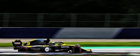 Hongrie-EL1-Lewis-Hamilton-premier-leader-Renault-dans-le-coup