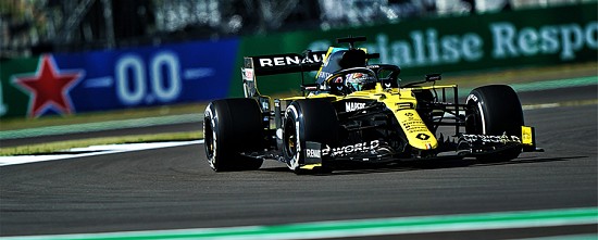 Grande-Bretagne-Course-Hamilton-sur-3-roues-au-pied-du-podium-pour-Renault