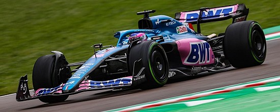 Imola-Sprint-Max-Verstappen-au-finish-Alpine-Renault-passe-a-cote